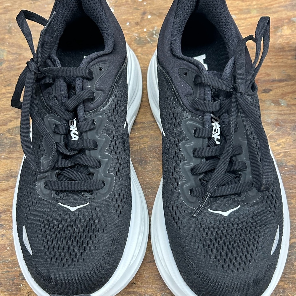 Hoka Bondi 9 Women size 6.5 black and white